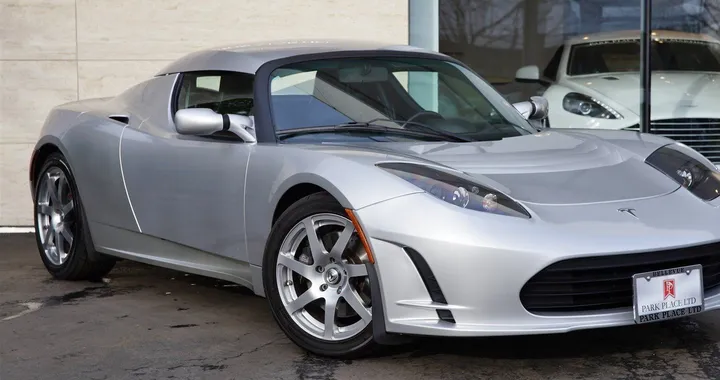 1 milione di dollari per il prototipo della Tesla Roadster