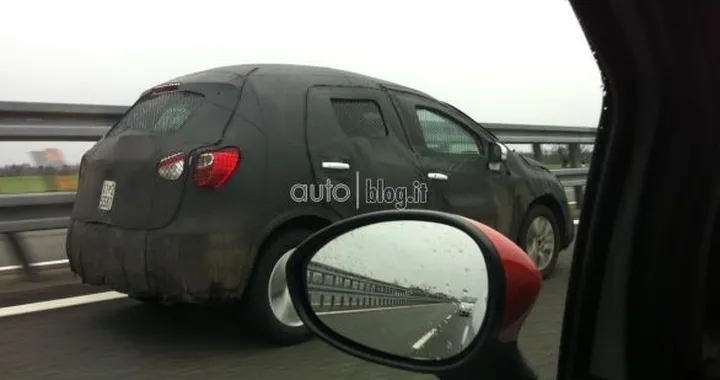 Foto spia Suzuki SX4