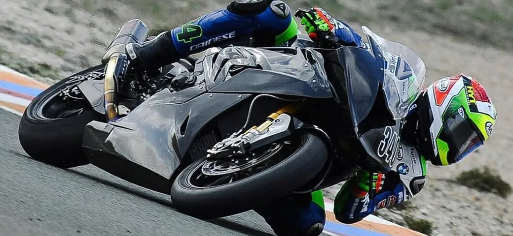 Davide Giugliano, test a Cartagena sulla BMW HP4-R