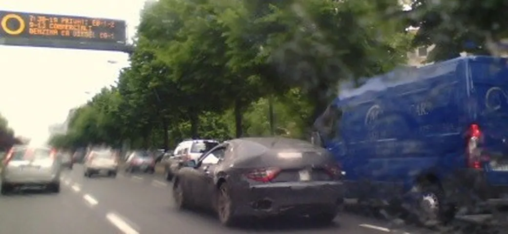 Scoop: foto spia di un prototipo Maserati in centro a Torino