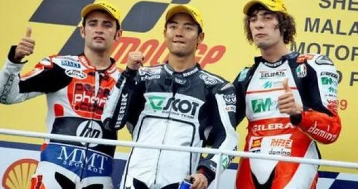 250: Aoyama su Barbera e Simoncelli. Solo la matematica tiene aperto il mondiale