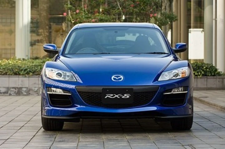 Mazda RX-8: le foto del restyling