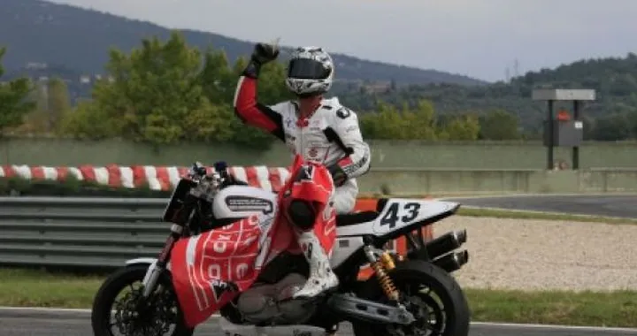 Harley-Davidson XR1200 Trophy 2009 a Magione: vittoria di campionato per Balucani e Perotti