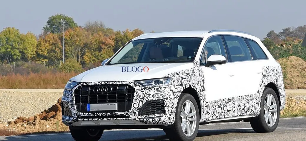 Audi Q7: foto spia su strada del restyling