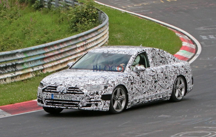 Foto spia nuova Audi A8