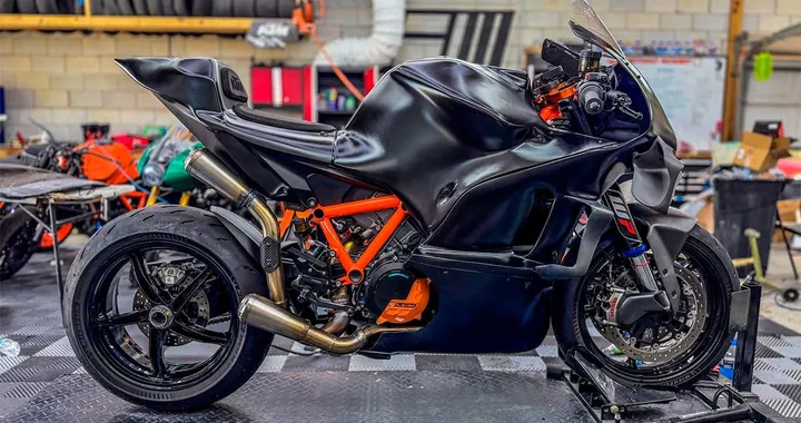 KTM Super Duke diventa una MotoGP: arriva il kit ispirato alla RC16