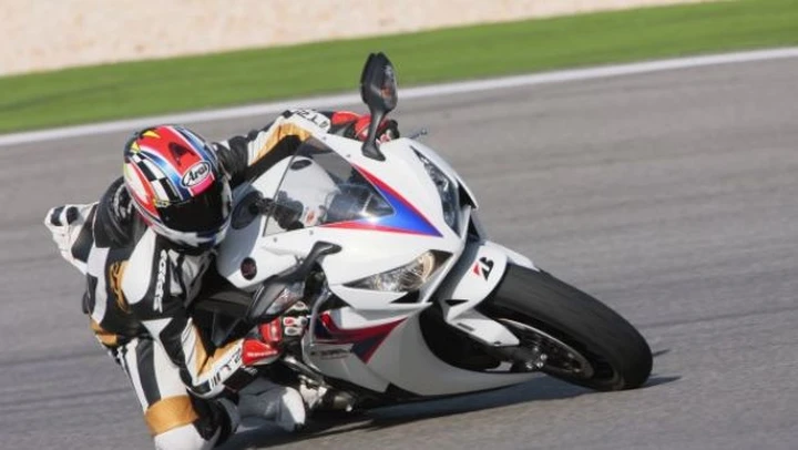Honda CBR1000RR Fireblade 2012: Il primo test di Motoblog sul circuito di Portimao