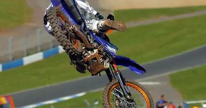 Cairoli nel mito già in scia ad Everts: vince al debutto nella MX1!