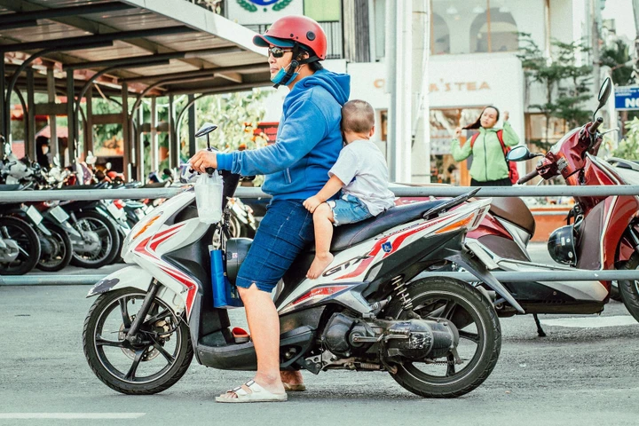 Come portare i bambini in moto