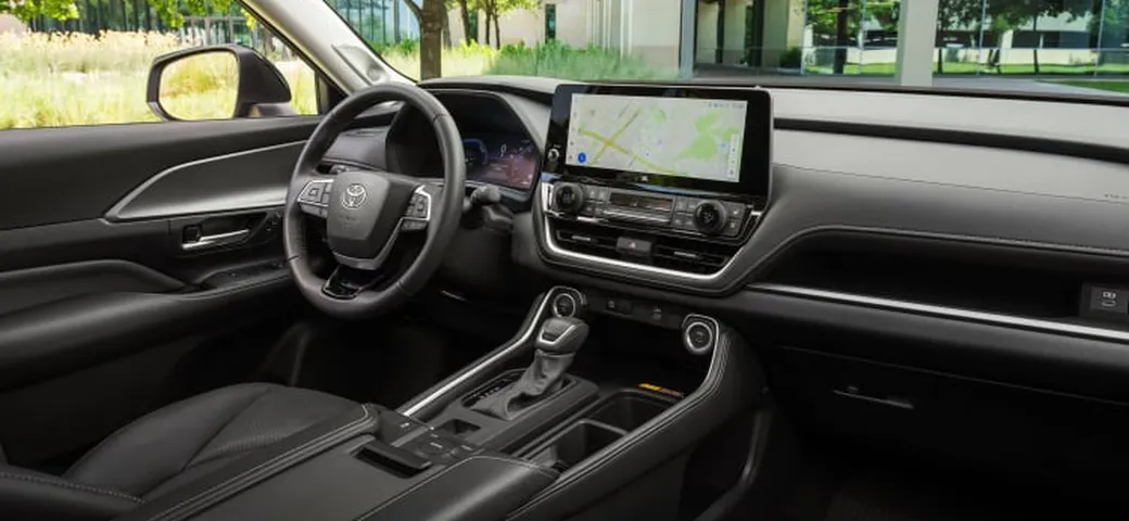 Toyota richiama 591.000 veicoli: problemi al display digitale