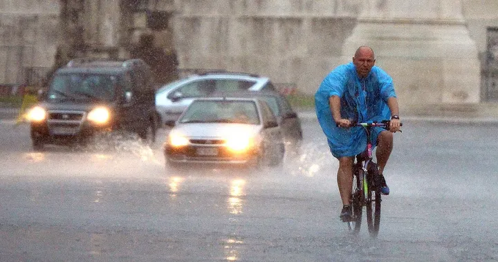 Auto e bici? Non ci sono colpevoli o innocenti, ma città inadeguate