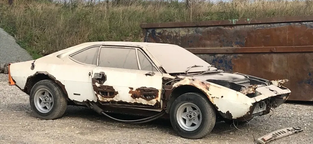 Quanto paghereste una Ferrari arrugginita e senza motore?