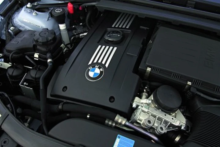 Bmw: sistema stop-start anche per i 6 cilindri