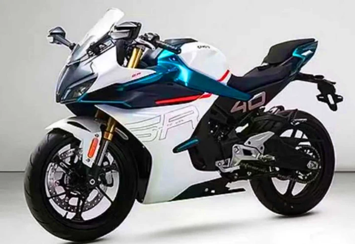 CFMoto, confermato l'arrivo della sportiva 450SR: dati e foto