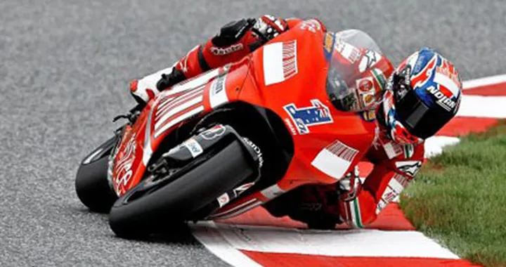 GP Catalogna: è Stoner l'uomo da battere! Solo 9° Rossi. Ok Pedrosa e Hayden. A terra Melandri