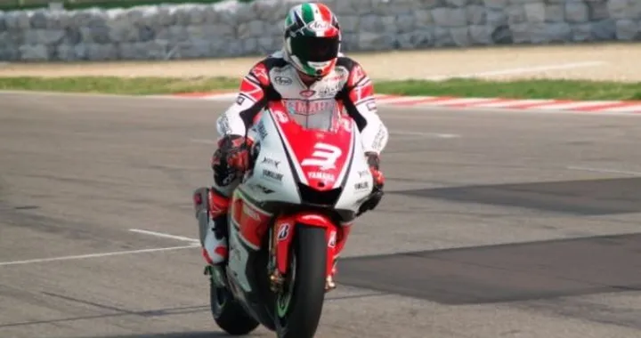 Cadalora e Yamaha in pista nella 200miglia di Imola Revival