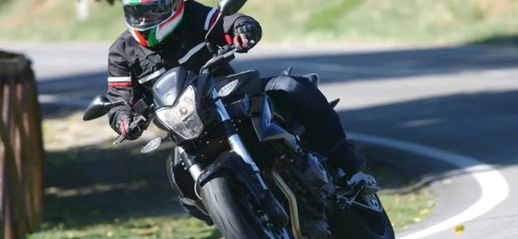 Benelli BN 600 R 2014: prova, caratteristiche e prezzo