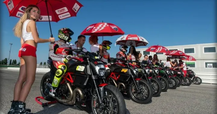 WDW2014: Diavel Drag Race a Regis Laconi, pubblico in festa [Foto e Video]