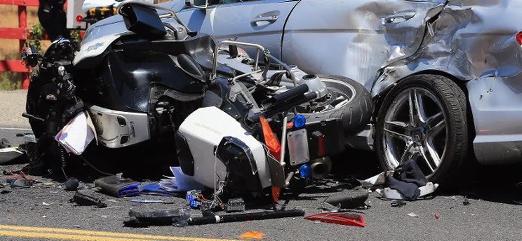 Codice della strada: patente addio per sempre e scooter in autostrada