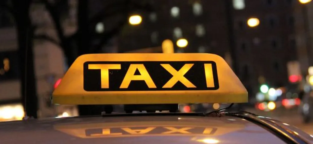 Allunga il percorso? Il taxista è punibile