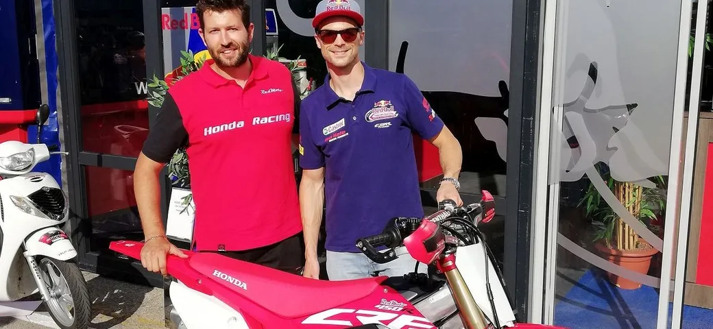 WSBK: Leon Camier si allena con Honda RedMoto