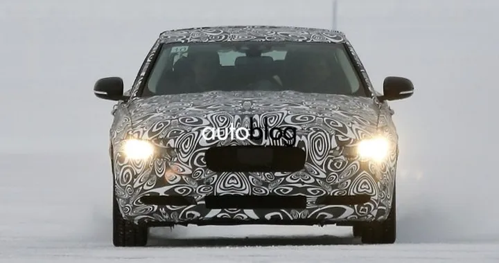 Jaguar XE: foto spia