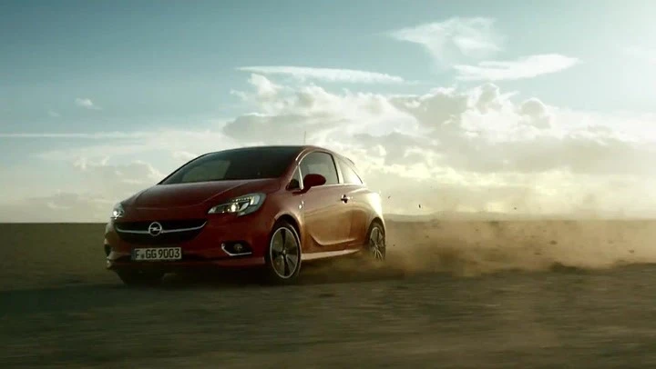 Opel Corsa: in drift sulla sabbia