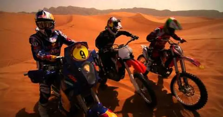 Marc Coma practica el Freestyle en Dubái