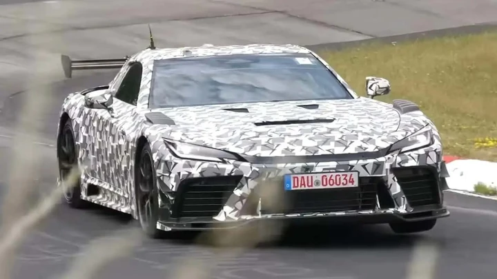 Toyota GR GT, nuovi test al Nürburgring: spunta una variante ad alte prestazioni