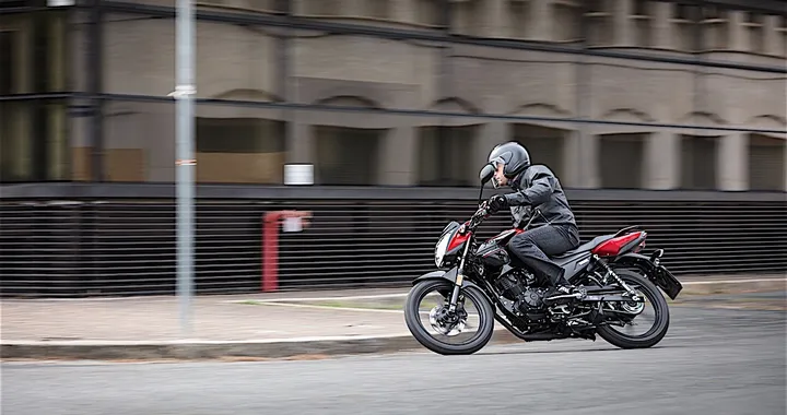 Yamaha YS125: la prova della naked Urban Mobility
