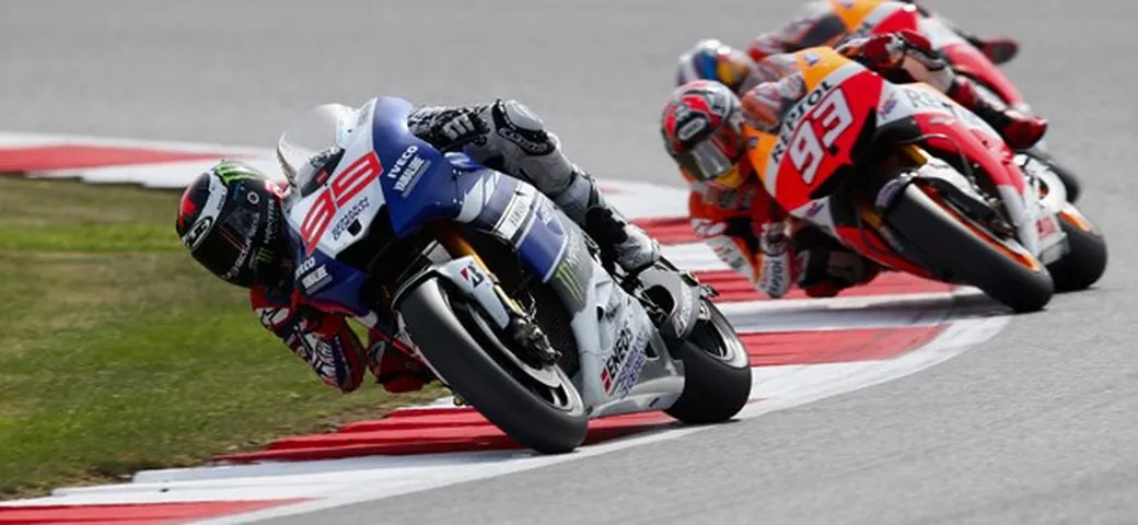 MotoGP Silverstone 2013: Fantastica vittoria di Lorenzo su Marquez, 3° Pedrosa, 4° Rossi