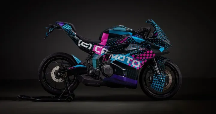CFMOTO 250SR-R: la nuova sportiva bicilindrica sfida Yamaha R3