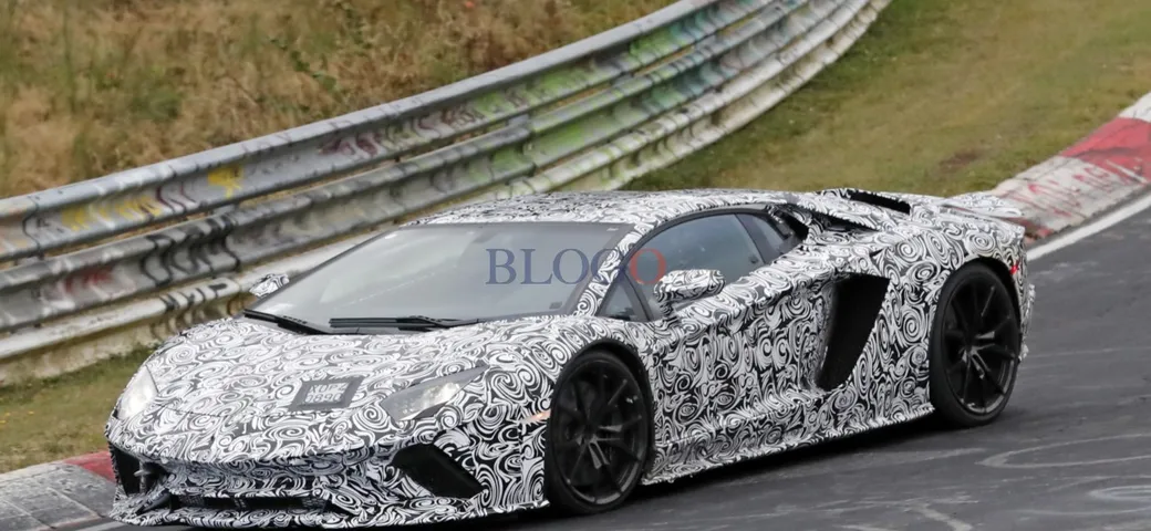 Lamborghini Aventador Facelift: foto spia al Nurburgring