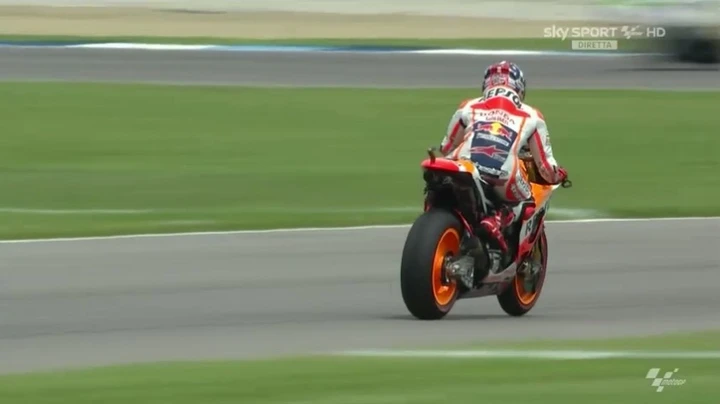 MotoGP Indianapolis 2015 | Marquez in pole, Petrucci quinto, Rossi solo ottavo