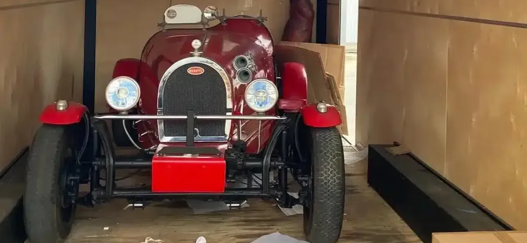 Bugatti Kit Car scoperta in un camion rubato in California