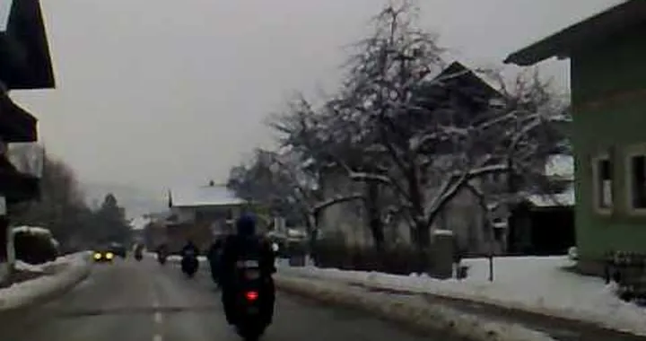 Bastonate sulle moto