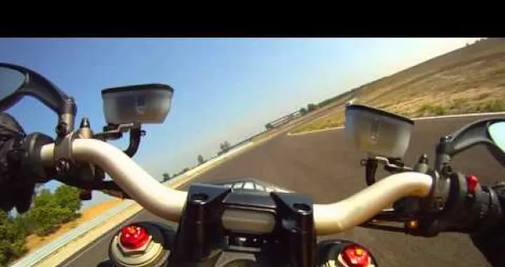 Ducati Streetfighter 848 2012: prime impressioni di guida