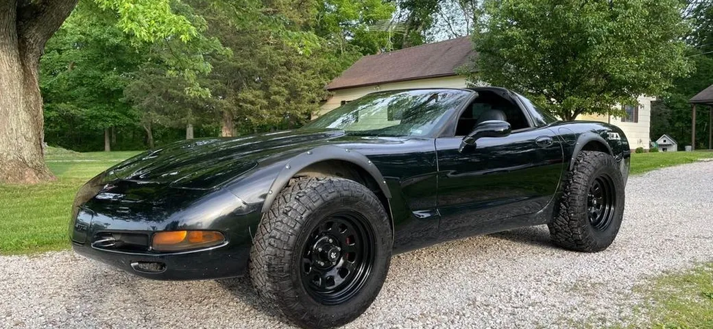Chevrolet Corvette, la supercar americana diventa off-road