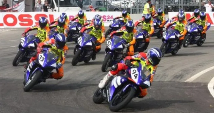 Nel 2010  il Trofeo Yamaha R125 Cup raddoppia