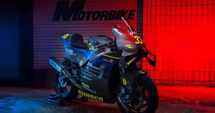 Fibra di carbonio, racing e passione: ecco la Triumph Street Triple 765 RS Sunoco