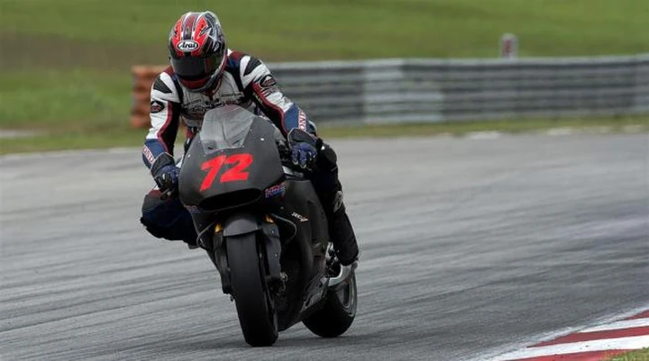 Takumi Takahashi sulla terza Honda MotoGP ufficiale in Giappone