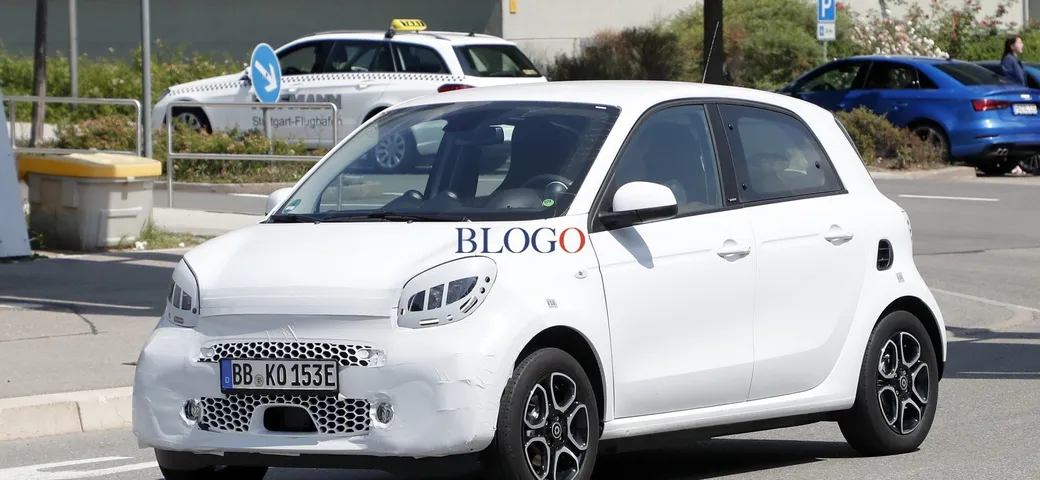 Smart EQ Forfour: foto spia del facelift