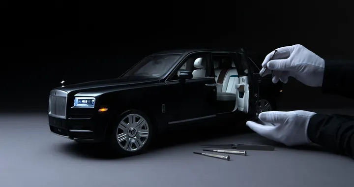Rolls-Royce Cullinan: incredibile replica in scala 1:8