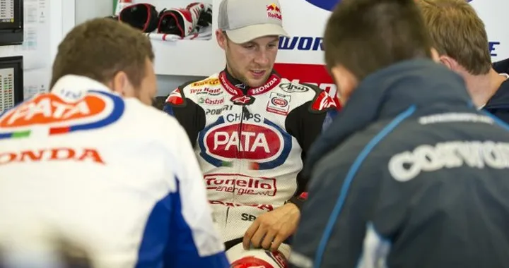 SBK, Silverstone: Rea stacca tutti in Gara-1, Melandri 9°