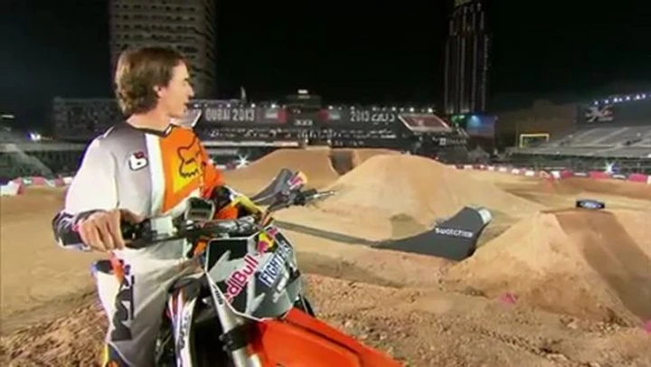 Red Bull X-Fighters: giro di pista in anteprima a Dubai
