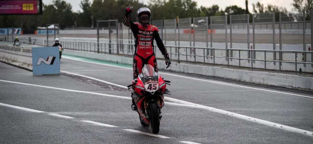 SBK Catalunya: Redding vince Gara-1 su Bassani