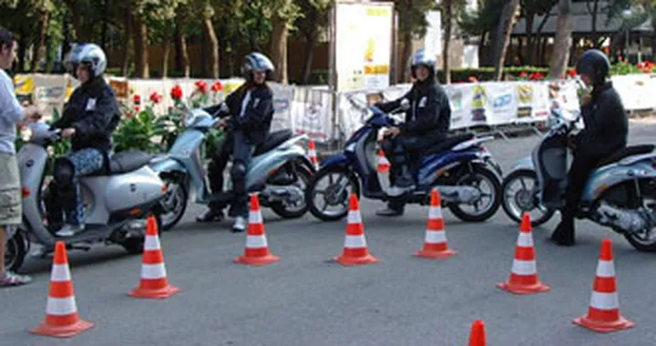 Piaggio e Aprilia Partner di "Sicuri su due ruote"