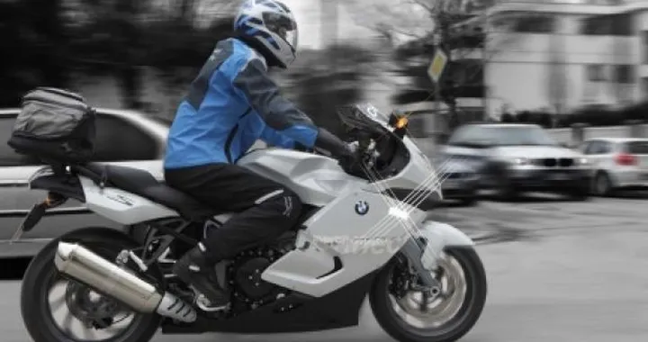 ConnectedRide, sistema di assistenza di BMW Motorrad per prevenire gli incidenti