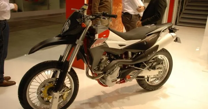 SWM Superdual 650 2015