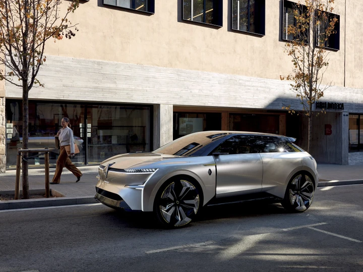 Renault Morphoz: la concept car a propulsione elettrica